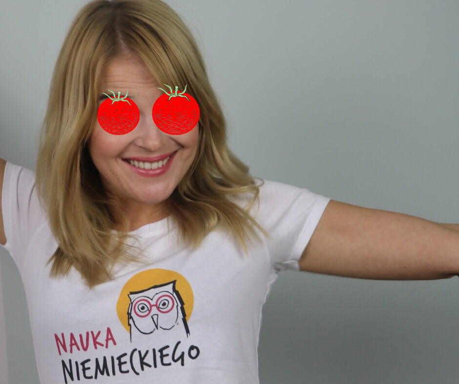 kobieta w tshircie